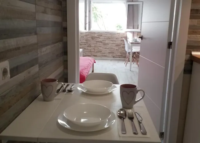 Designer 1 Bedroom White Tree 2 Minutes To The In The Center, Puerto De La Cruz, Tenerife Apartament