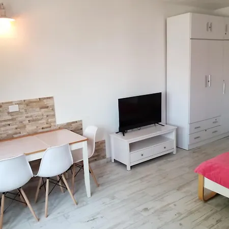 아파트 Designer 1 Bedroom White Tree 2 Minutes To The In The Center, Puerto De La Cruz, Tenerife *