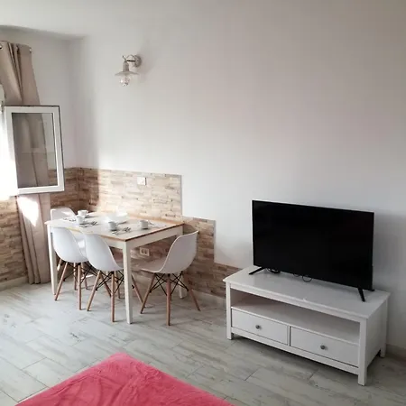 Daire Designer 1 Bedroom White Tree 2 Minutes To The In The Center, Puerto De La Cruz, Tenerife Puerto de la Cruz (Tenerife)