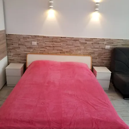 Designer 1 Bedroom White Tree 2 Minutes To The In The Center, Puerto De La Cruz, Tenerife Daire