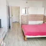 Designer 1 Bedroom White Tree 2 Minutes To The In The Center, Puerto De La Cruz, Tenerife Apartman