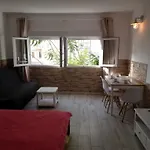 Apartman Designer 1 Bedroom White Tree 2 Minutes To The In The Center, Puerto De La Cruz, Tenerife *